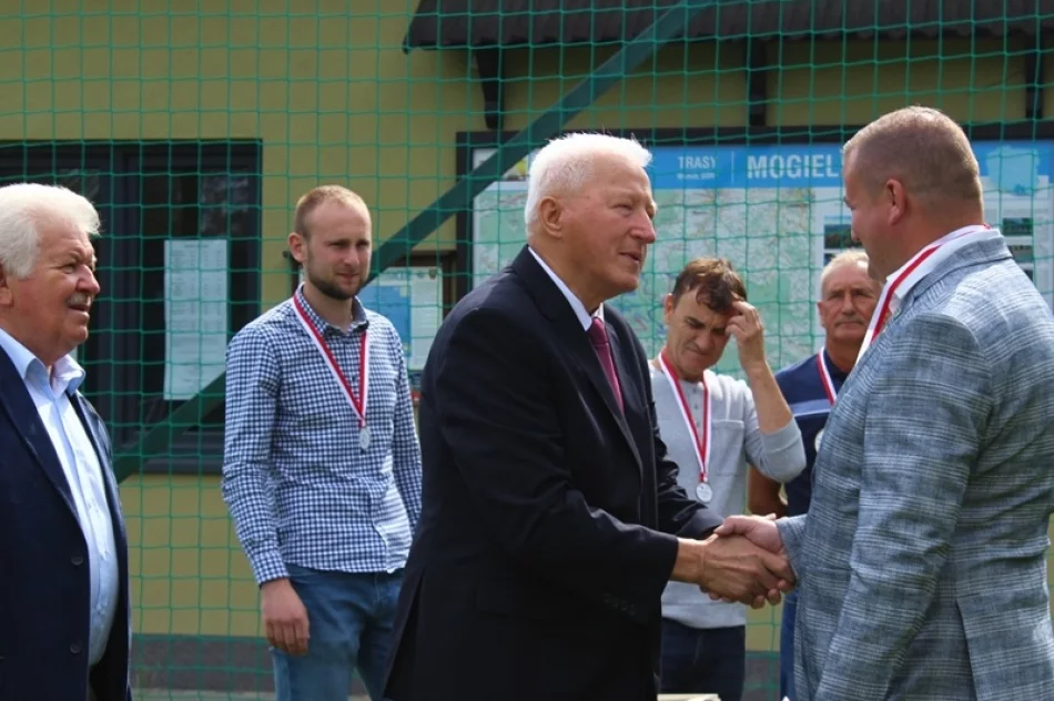 Zalesianka: uczcili historyczny awans do V ligi - zdjęcie 2