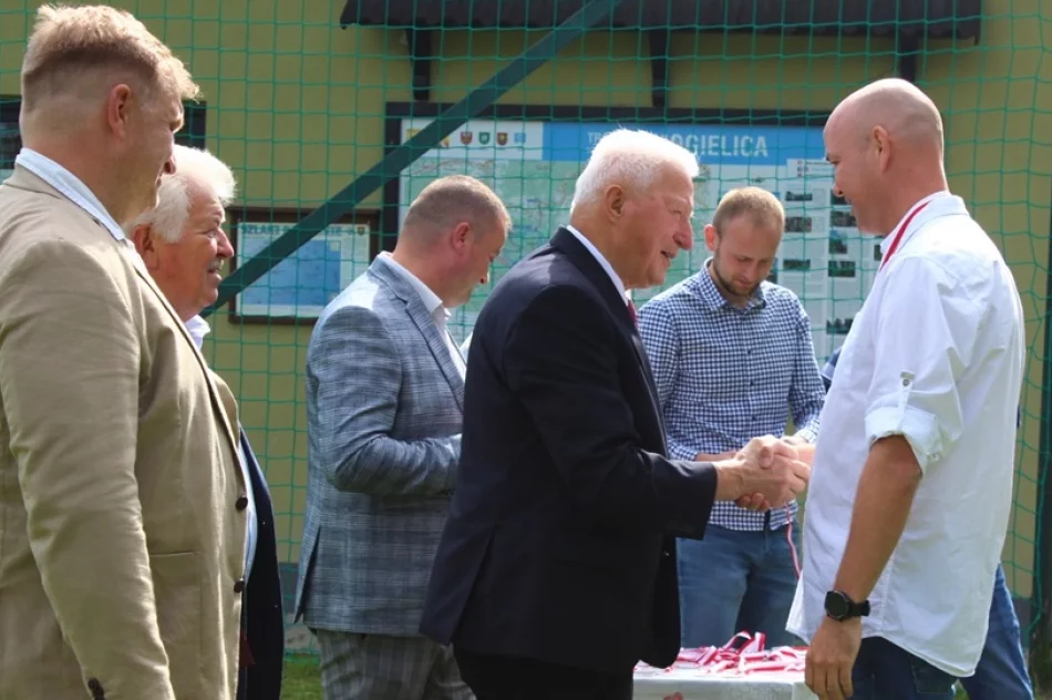 Zalesianka: uczcili historyczny awans do V ligi - zdjęcie 4