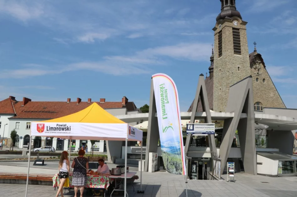 Gospodynie prezentowały lokalne potrawy - zdjęcie 4