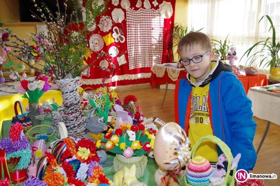 Wystawa prac uczestników warsztatów koralikowych w Domu Kultury w Pisarzowej - zdjęcie 2