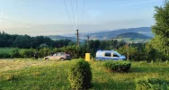 Samochód zjechał z drogi i wywrócił się, jedna osoba poszkodowana - zdjęcie 3