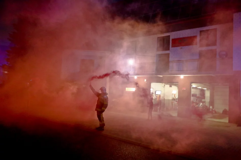 Druhowie cieszą się z nowego pojazdu - zdjęcie 7