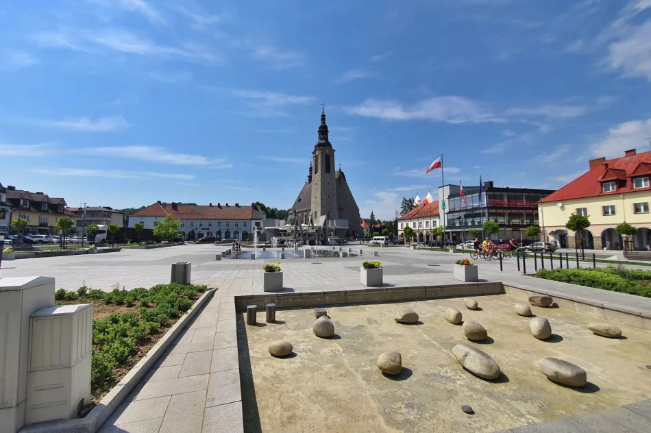 Internauci: miejski rynek "przypomina patelnię" - zdjęcie 4