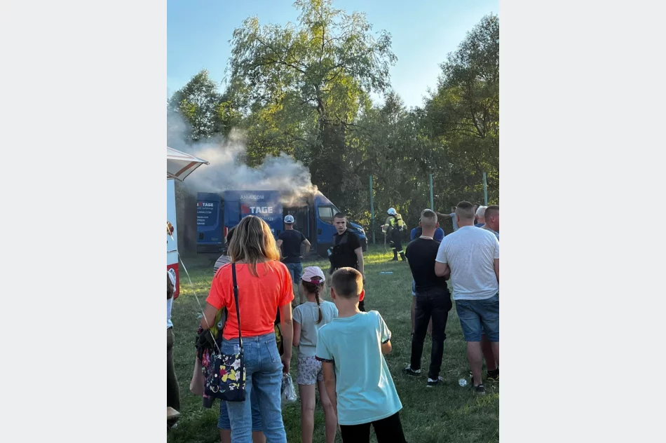 Pożar pojazdu podczas gminnej imprezy - zdjęcie 7