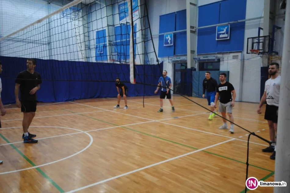 Pisarzowa zwycięzcą Powiatowej Ligi Piłki Siatkowej! - zdjęcie 2