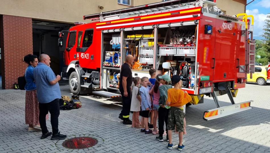 Dzieci odwiedziły strażaków, by rozmawiać o bezpieczeństwie - zdjęcie 1