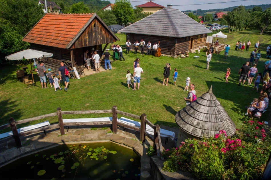 Zaproszenie na "Przędzenie w Rodzinnym Skansenie" - zdjęcie 2