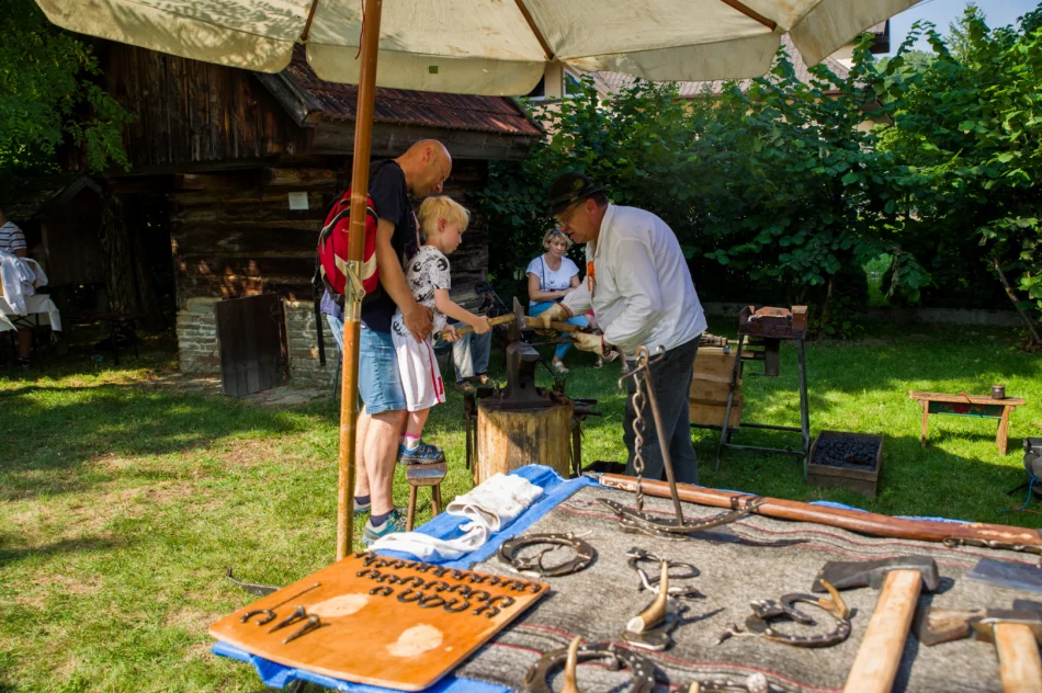 Zaproszenie na "Przędzenie w Rodzinnym Skansenie" - zdjęcie 6