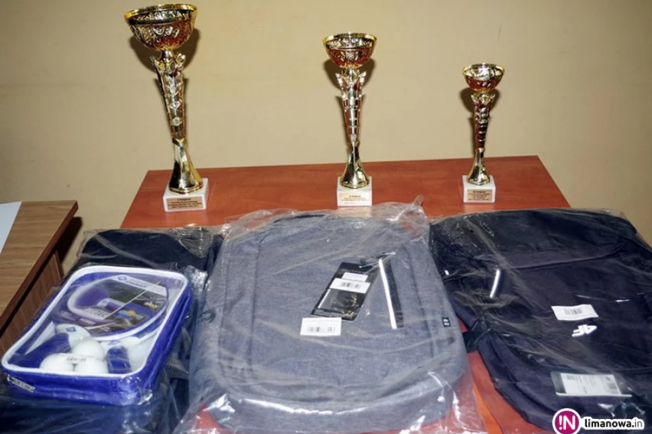 Znamy zwycięzców X Turnieju Tenisa Stołowego „o lodową piłeczkę” - zdjęcie 4