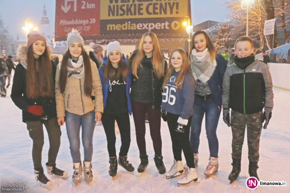 Dobra zabawa na limanowskim lodowisku! - zdjęcie 2