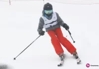 106 zawodników na zawodach narciarskich Slalom Gigant! - zdjęcie główne