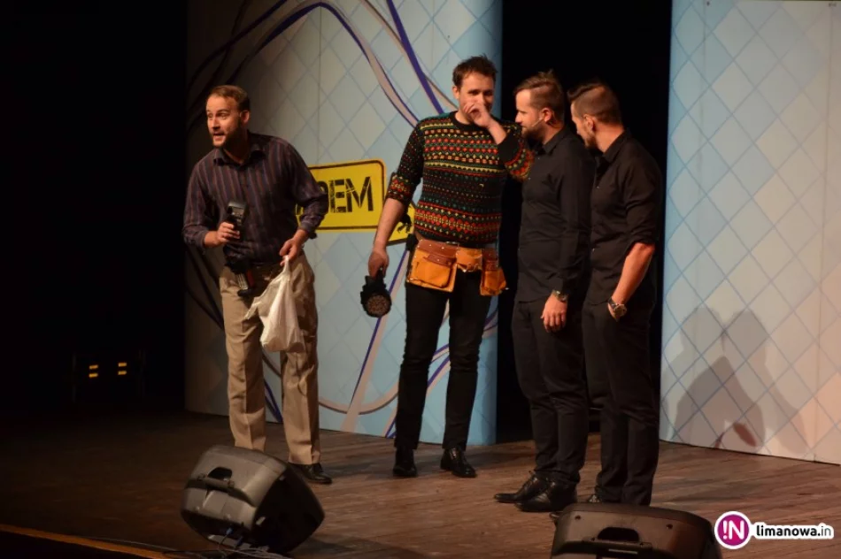 Kabaret Skeczów Męczących rozbawił limanowską publiczność - zdjęcie 2