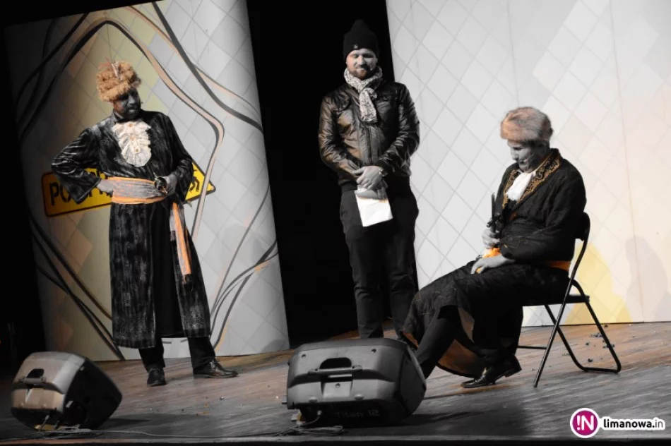 Kabaret Skeczów Męczących rozbawił limanowską publiczność - zdjęcie 3