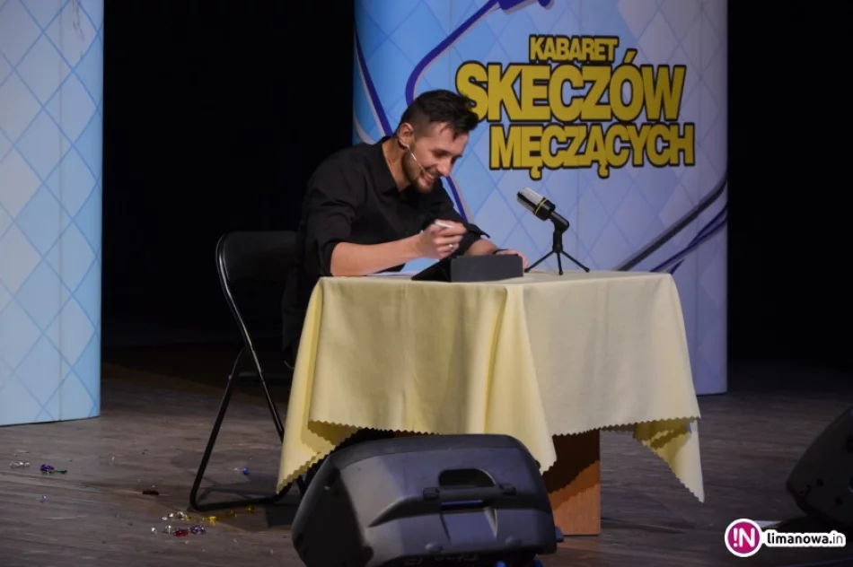 Kabaret Skeczów Męczących rozbawił limanowską publiczność - zdjęcie 4