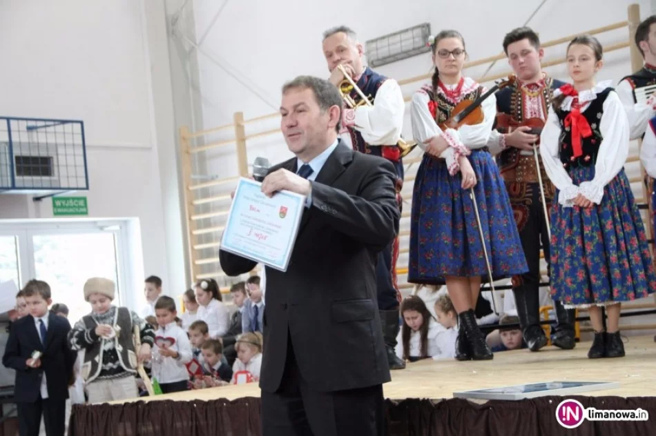 Dzień Babci i Dziadka w Zespole Szkół w Pasierbcu - zdjęcie 2