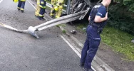 Dachowanie podczas wyprzedzania, dwie osoby ranne - zdjęcie 5