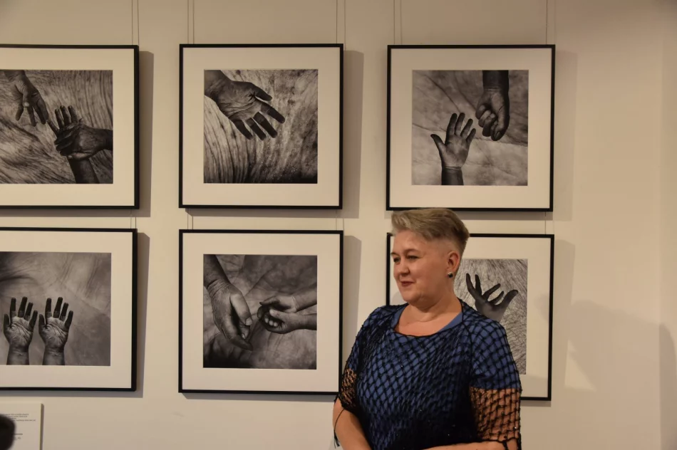 Trzy różne spojrzenia – wernisaż wystawy pt. ,,Widzenia” w Miejskiej Galerii Sztuki - zdjęcie 6