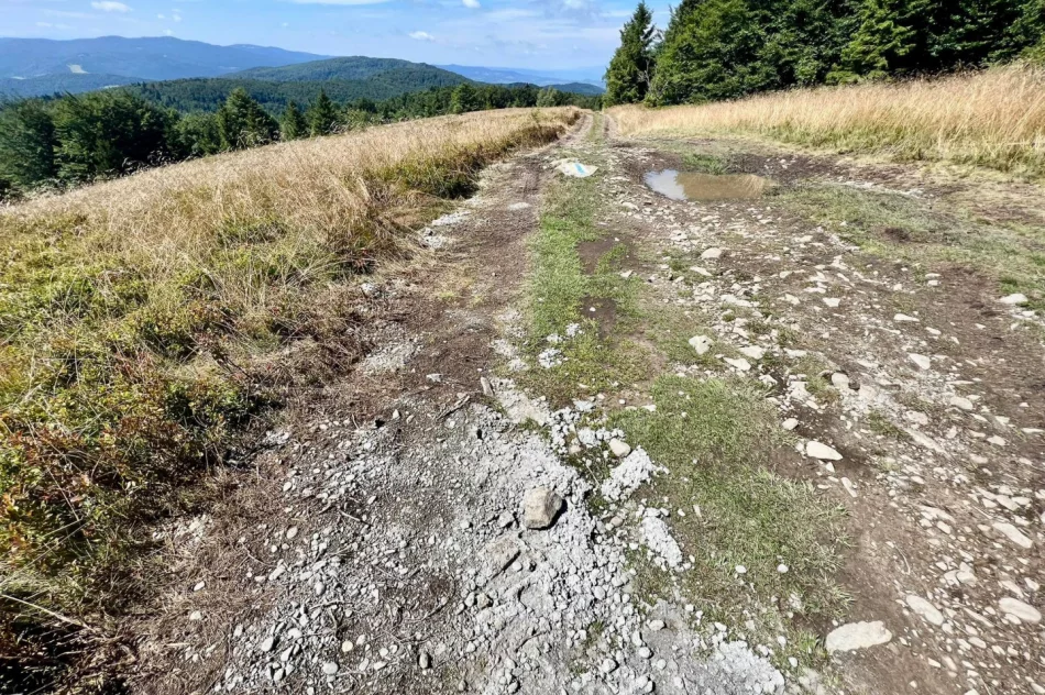 Skandal na Mogielicy! Na najpiękniejszej polanie powstaje budynek - zdjęcie 10