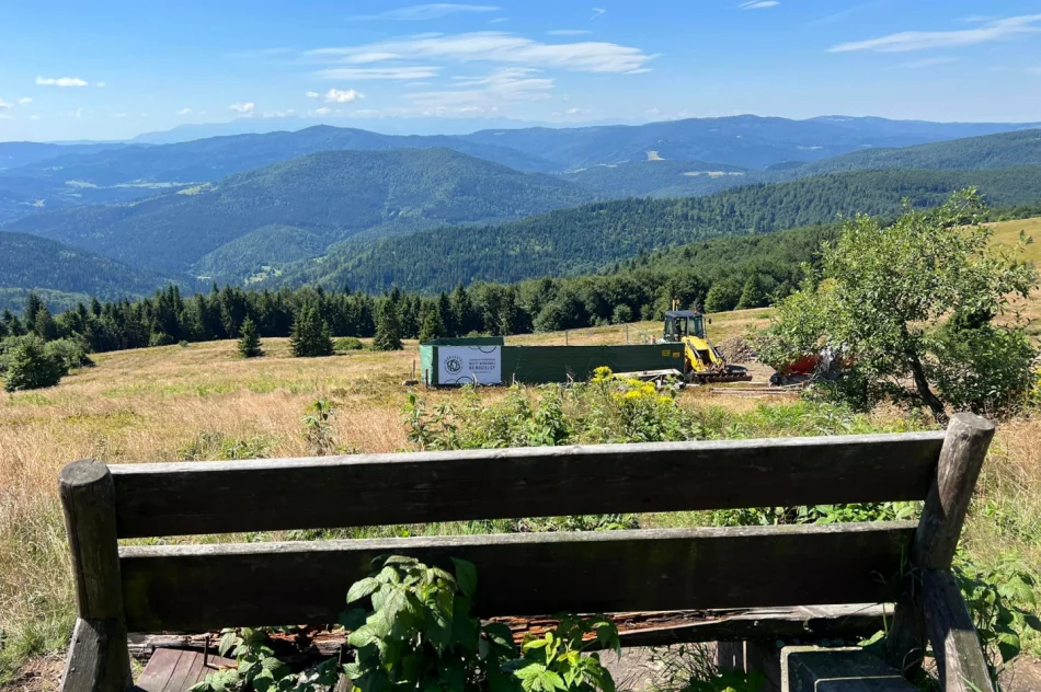 Skandal na Mogielicy! Na najpiękniejszej polanie powstaje budynek - zdjęcie 12