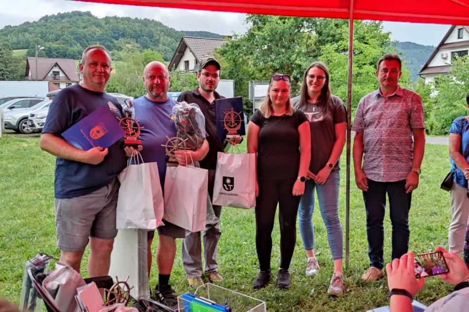 Zorganizowano regaty na stawie rekreacyjnym - zdjęcie 6