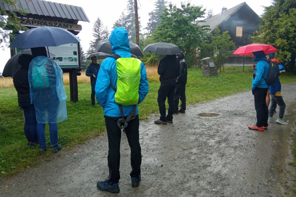 Wędrowali wojennymi śladami - zdjęcie 5