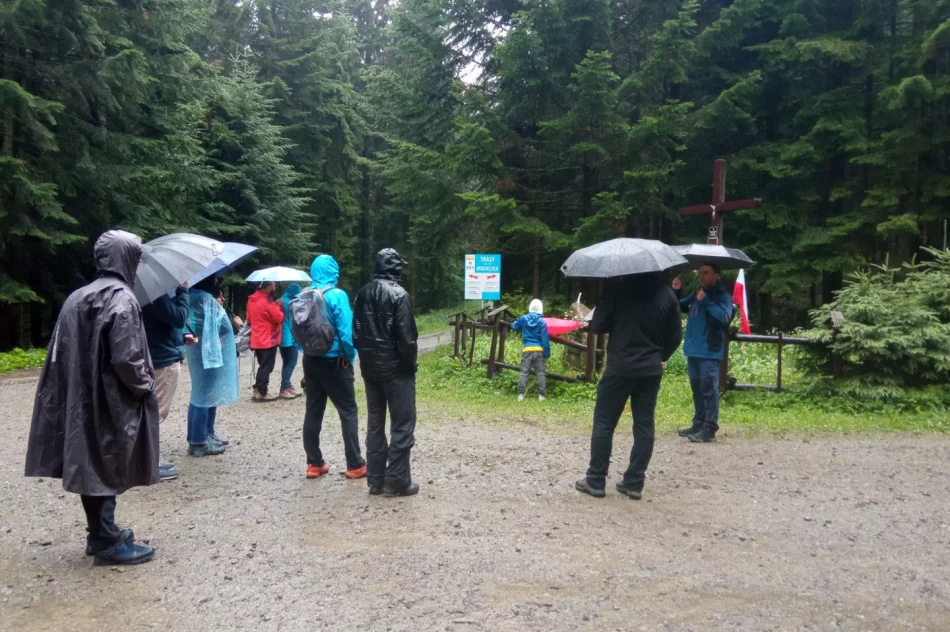 Wędrowali wojennymi śladami - zdjęcie 16