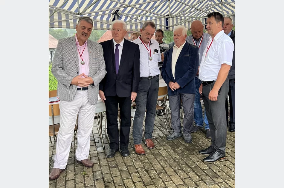 Olszówka świętowała awans piłkarzy do klasy”A” - zdjęcie 3