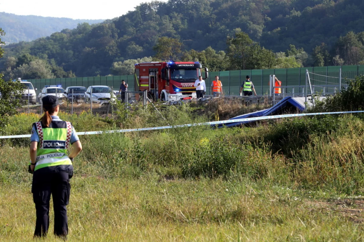 W wyniku wypadku polskiego autokaru zginęło 12 osób, 32 zostały ranne
