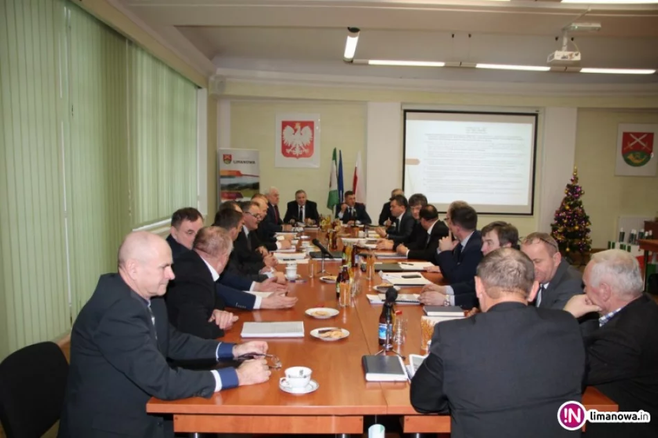 Budżet Gminy na 2017 rok uchwalony jednomyślnie! - zdjęcie 2