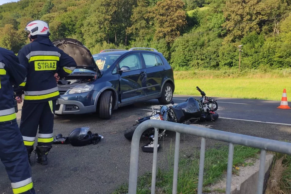 Zderzenie motocykla z osobówką na DK28 - zdjęcie 6