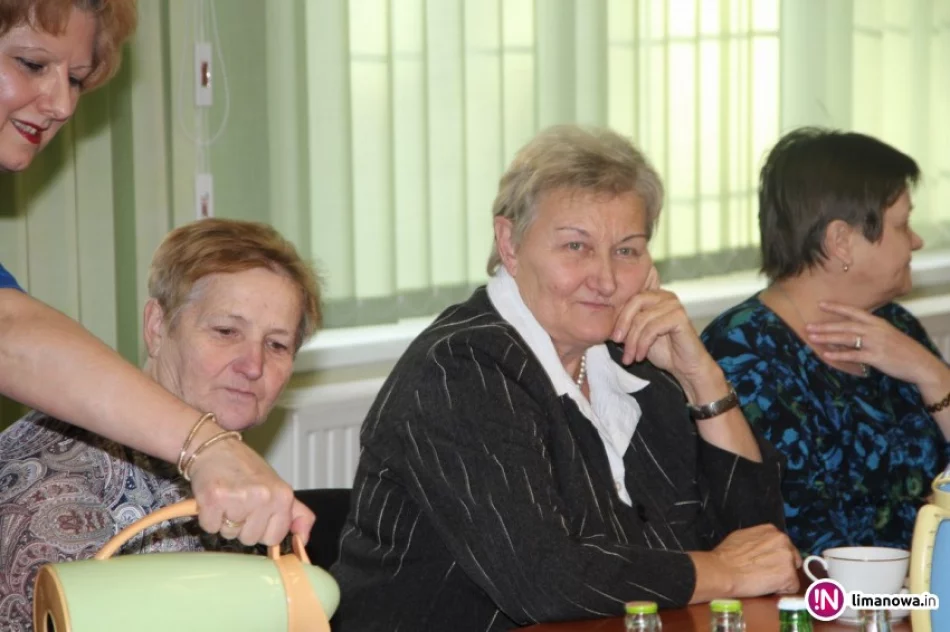 Przedświąteczne spotkanie z emerytowanymi pracownikami UG Limanowa - zdjęcie 3