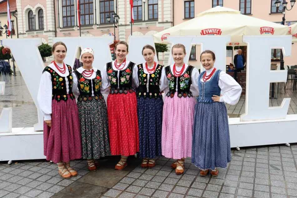 III miejsce i wyróżnienie dla Zespołu „Limanowianie” na Festiwalu Folkloru Górali Polskich - zdjęcie 2
