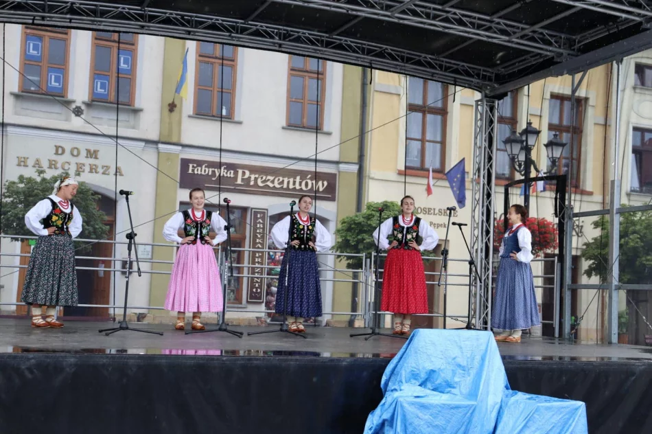 III miejsce i wyróżnienie dla Zespołu „Limanowianie” na Festiwalu Folkloru Górali Polskich - zdjęcie 5