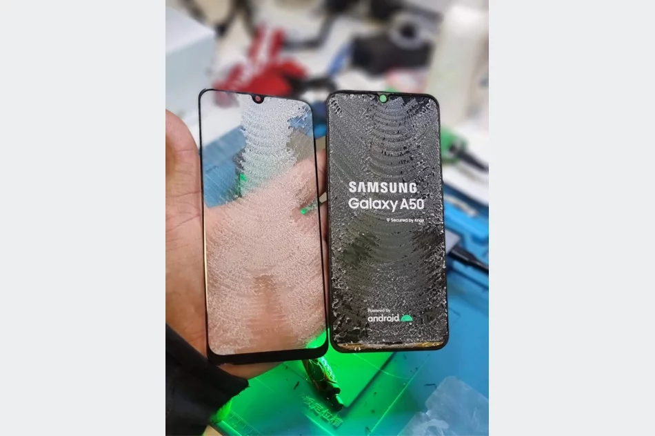 Serwis GSM Regeneracja Wyświetlaczy Wymiana Zbitej Szybki - zdjęcie 2