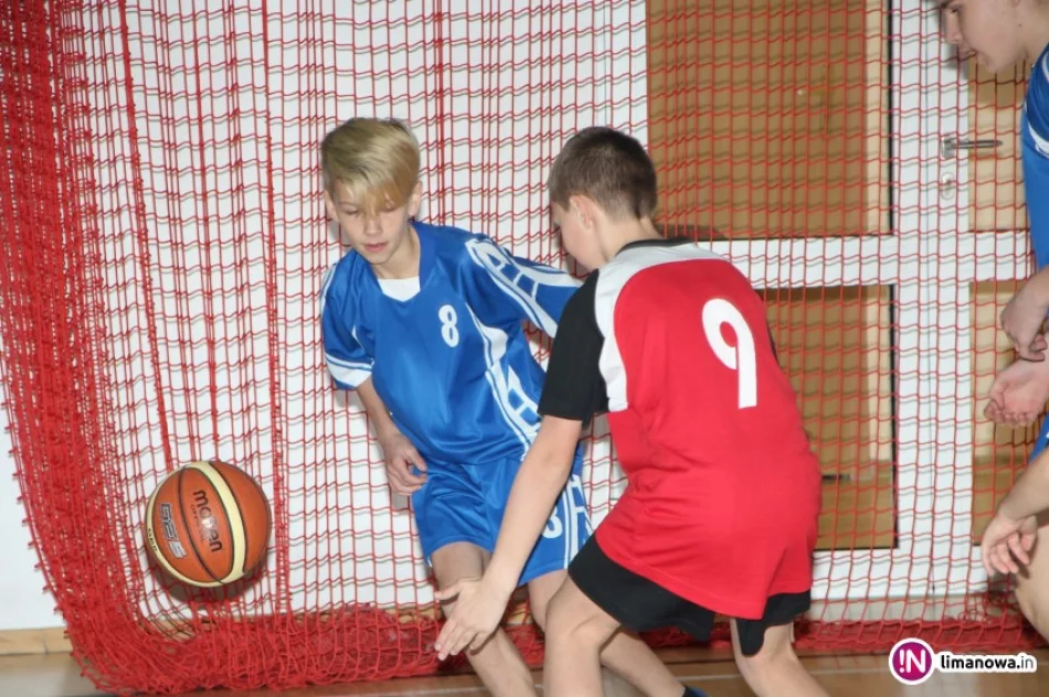 Chłopcy ze Starej Wsi I najlepsi w mini koszykówce! - zdjęcie 3