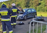 Motocyklista wyprzedzał, kierowca samochodu skręcał - zdjęcie główne