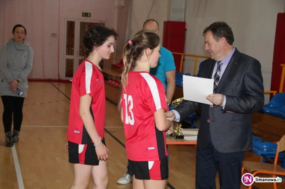 Dziewczęta z Pasierbca Mistrzyniami Gminy w mini koszykówce! - zdjęcie 4