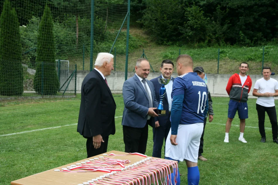 LKS "Słomka" Siekierczyna z historycznym awansem do klasy okręgowej - zdjęcie 2