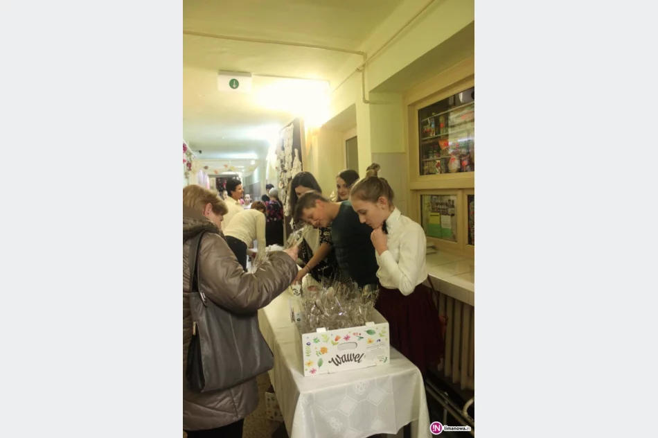 Jesienny Koncert Charytatywny w Zespole Szkół Samorządowych Nr 3 w Limanowej - zdjęcie 2