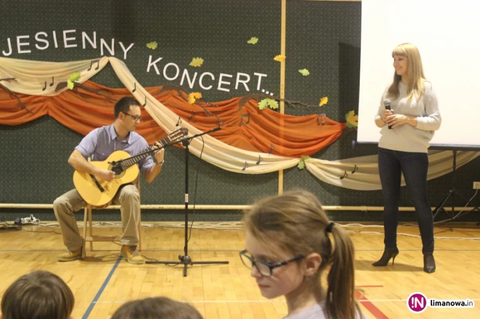 Jesienny Koncert Charytatywny w Zespole Szkół Samorządowych Nr 3 w Limanowej - zdjęcie 4