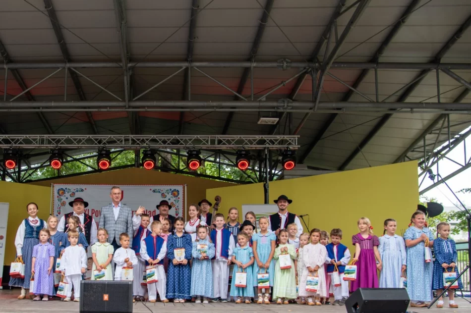 Zwyciężyły gospodynie z Męciny - zdjęcie 6