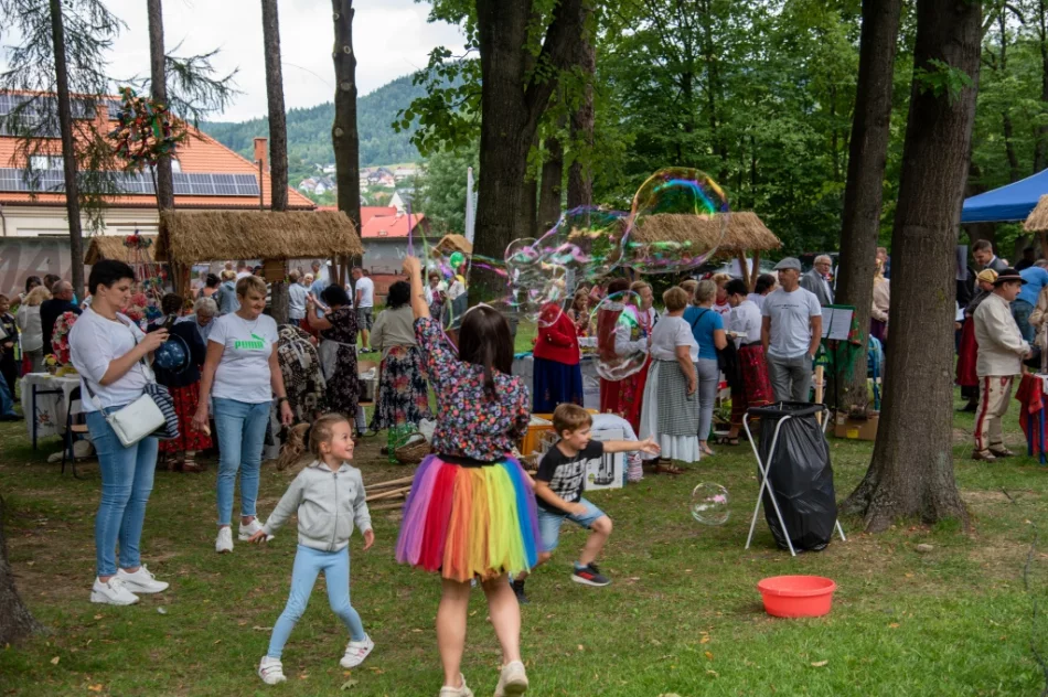 Zwyciężyły gospodynie z Męciny - zdjęcie 11