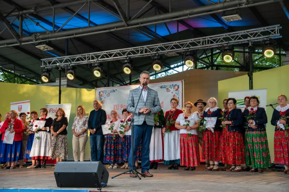 Zwyciężyły gospodynie z Męciny - zdjęcie 16