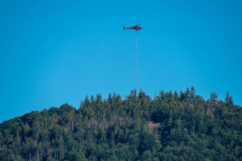 Budowa wieży na Mogielicy - transport materiałów śmigłowcem - zdjęcie 6