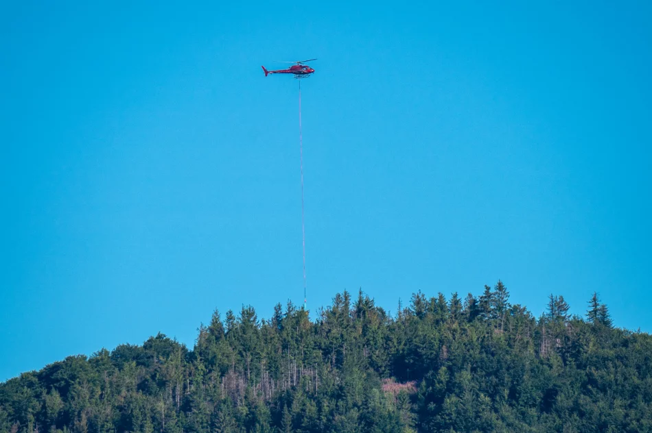 Budowa wieży na Mogielicy - transport materiałów śmigłowcem - zdjęcie 8