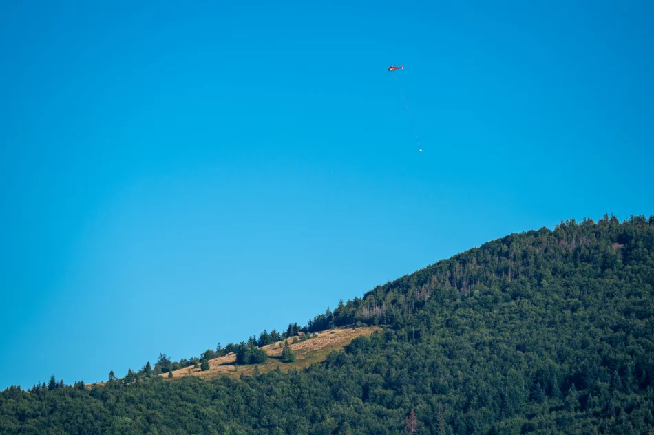 Budowa wieży na Mogielicy - transport materiałów śmigłowcem - zdjęcie 17