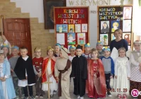 Korowód Wszystkich Świętych w Zespole Szkół w Pasierbcu - zdjęcie główne