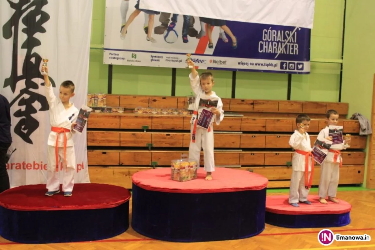 18 medali na Grand Prix Beskidów oraz III miejsce drużynowo dla limanowskich karateków!