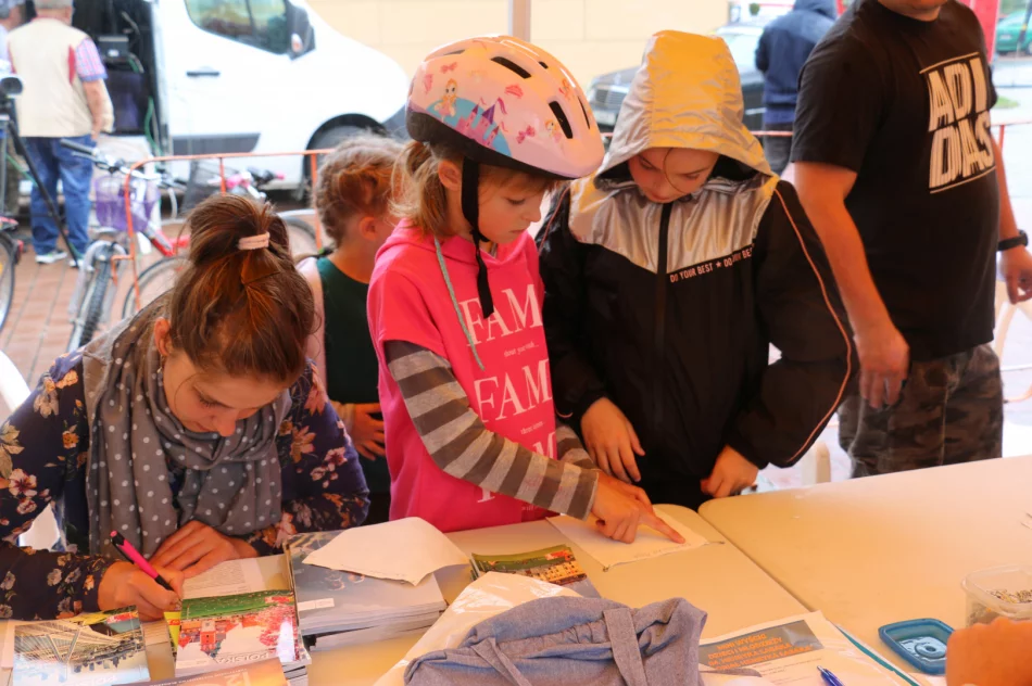 Pogoda nie odstraszyła młodych kolarzy – uczestników Mini Wyścigu Henryka Łasaka - zdjęcie 8