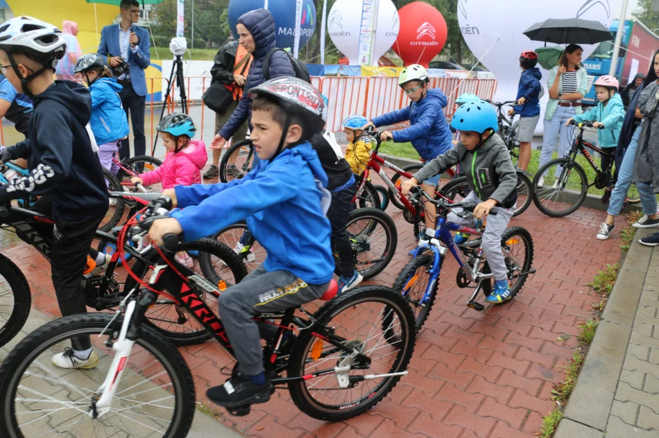 Pogoda nie odstraszyła młodych kolarzy – uczestników Mini Wyścigu Henryka Łasaka - zdjęcie 20